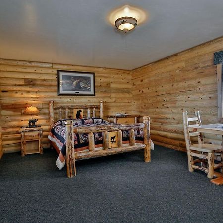 Wolf Den Log Cabin Motel And Rv Park Thayne Exterior foto