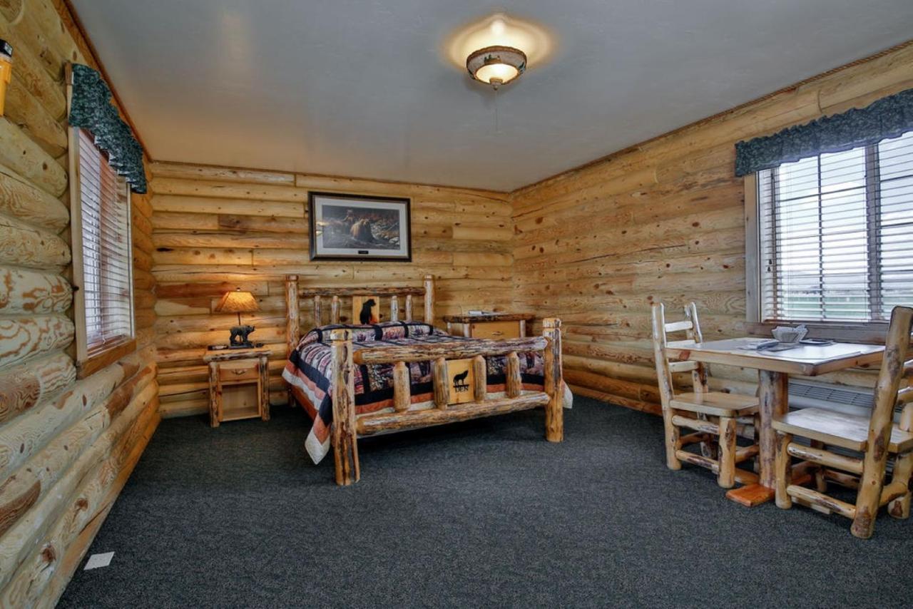 Wolf Den Log Cabin Motel And Rv Park Thayne Exterior foto