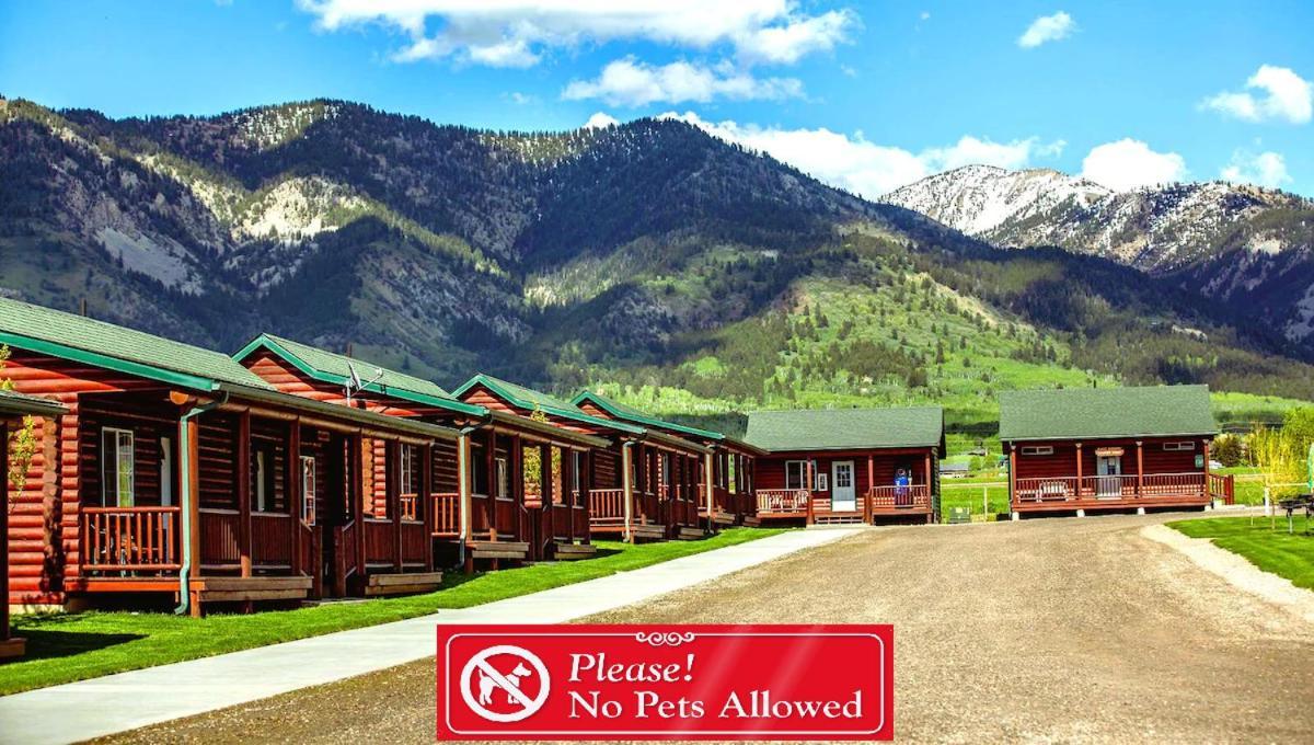 Wolf Den Log Cabin Motel And Rv Park Thayne Exterior foto