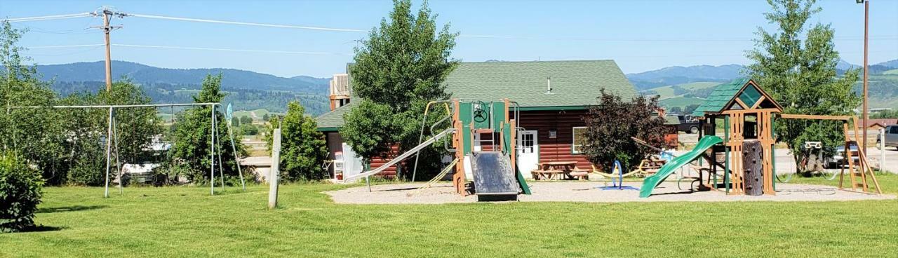 Wolf Den Log Cabin Motel And Rv Park Thayne Exterior foto