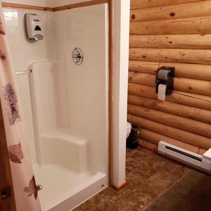 Wolf Den Log Cabin Motel And Rv Park Thayne Exterior foto